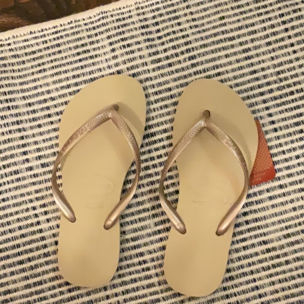 Havaianas Tan Sandals Classic Casual Design